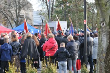 Jarmarkiem Świętomarcińskim uczcili w Widawie dzień 11 listopada